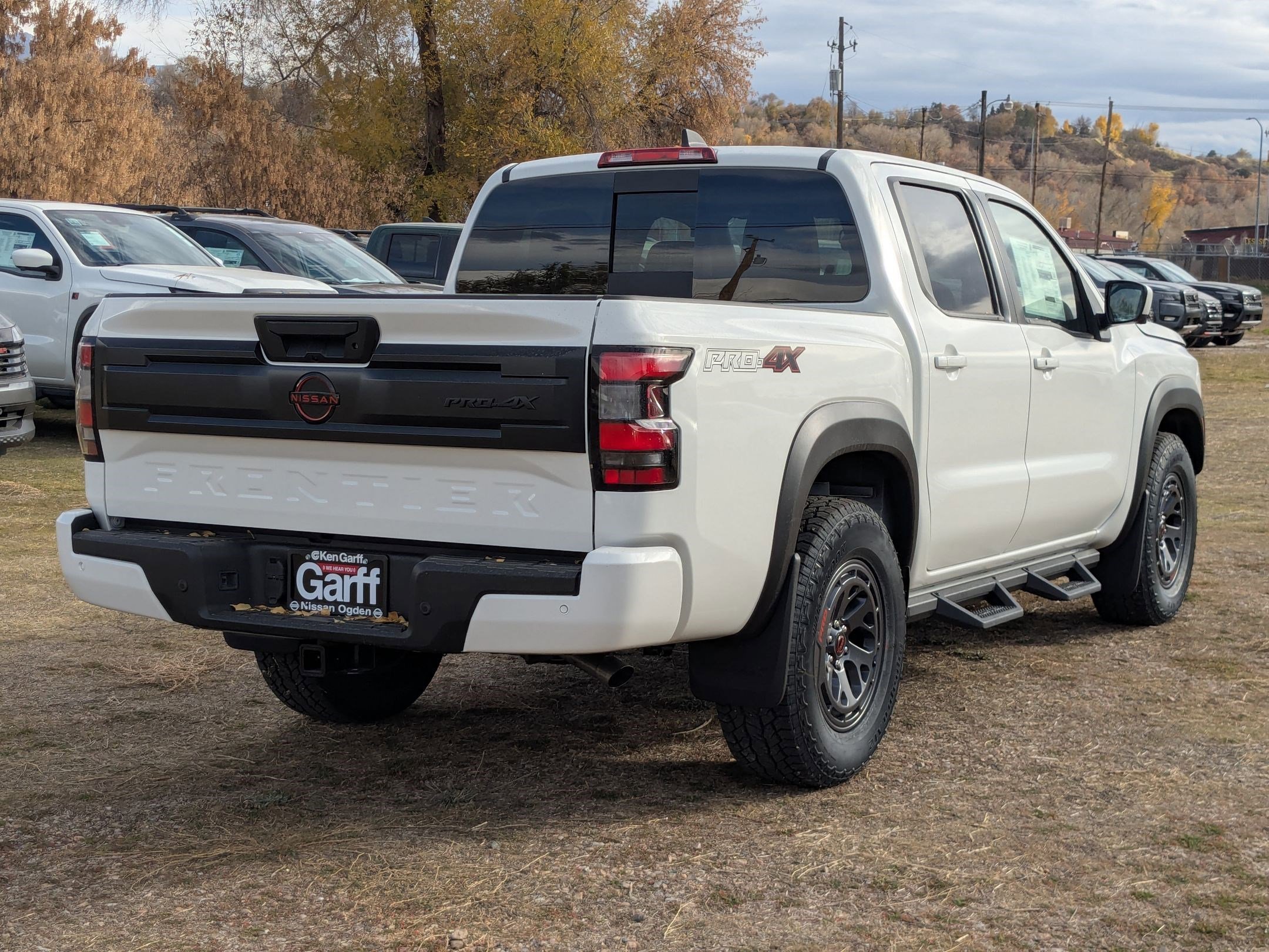 New 2026 Glacier White Nissan PRO-4X image 3