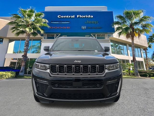New 2027 High-Gloss Black Paint Jeep Limited image 3