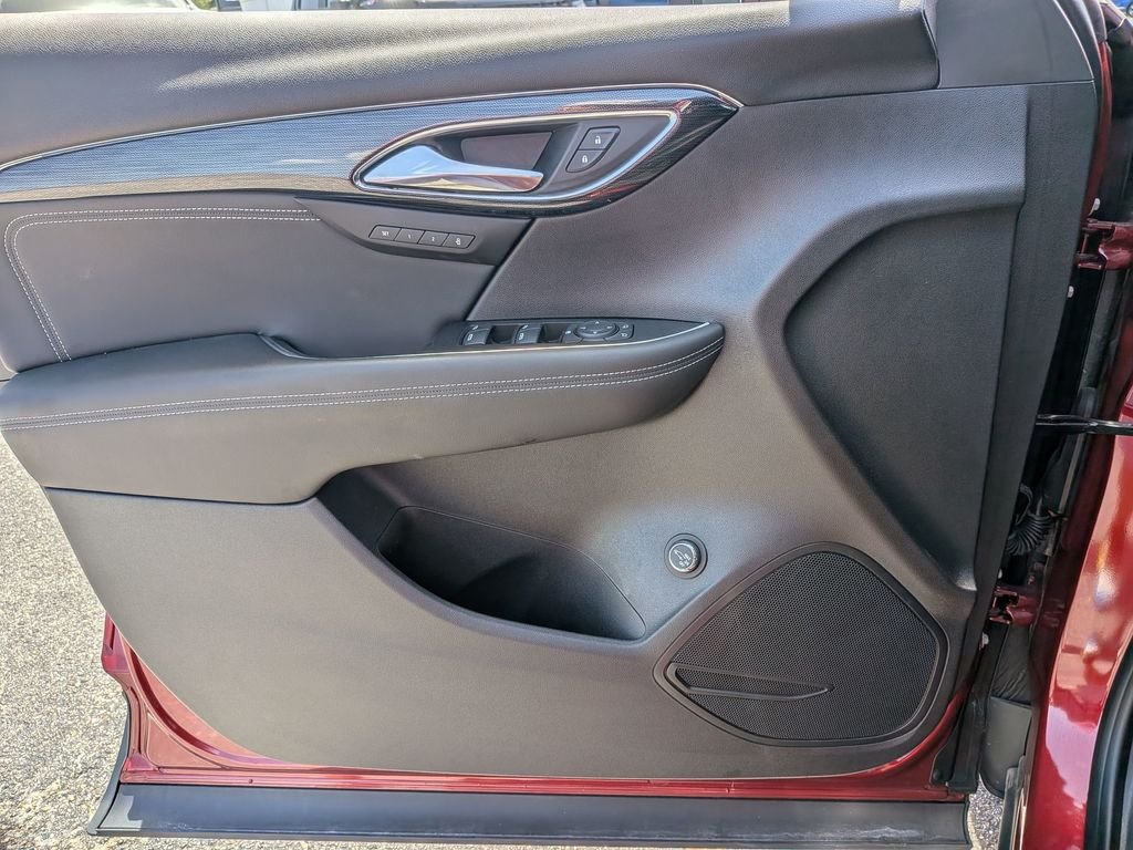 Used 2023 Red Buick Essence image 31