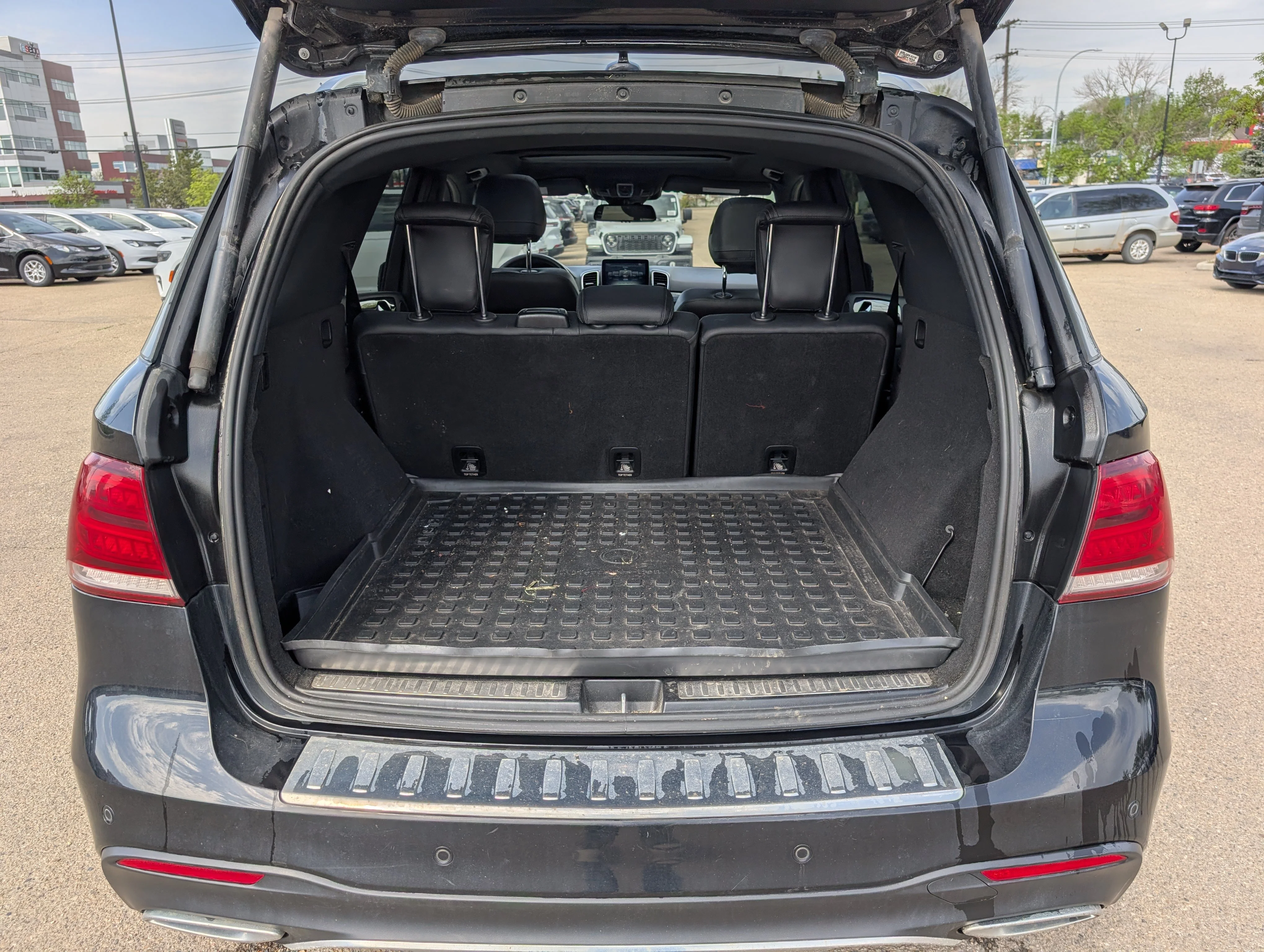 Used 2016 Black Mercedes-Benz GLE 350d image 6