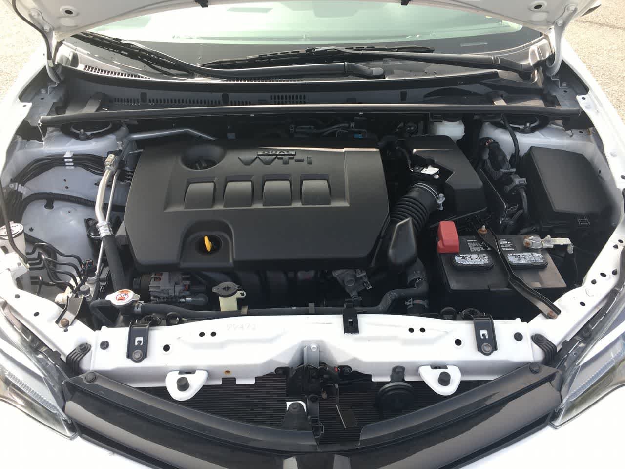 Used 2018 Super White Toyota LE image 10