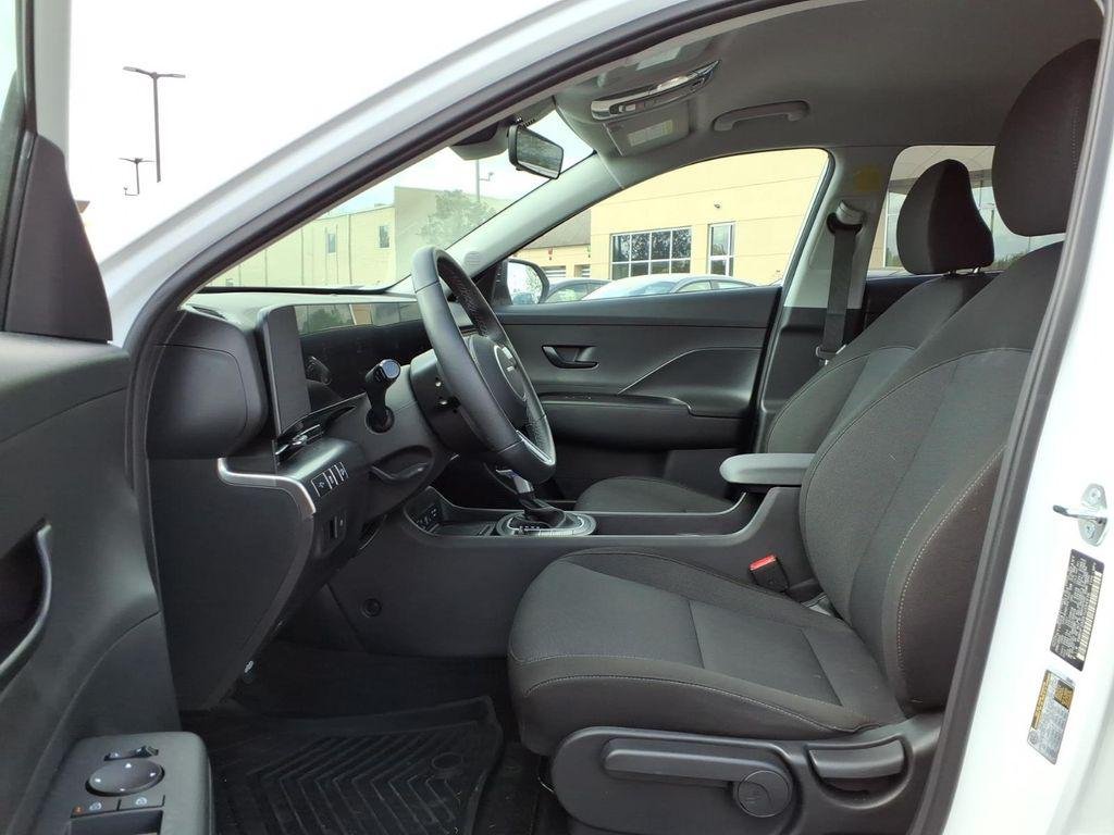 New 2026 White Hyundai SEL Sport FWD image 14
