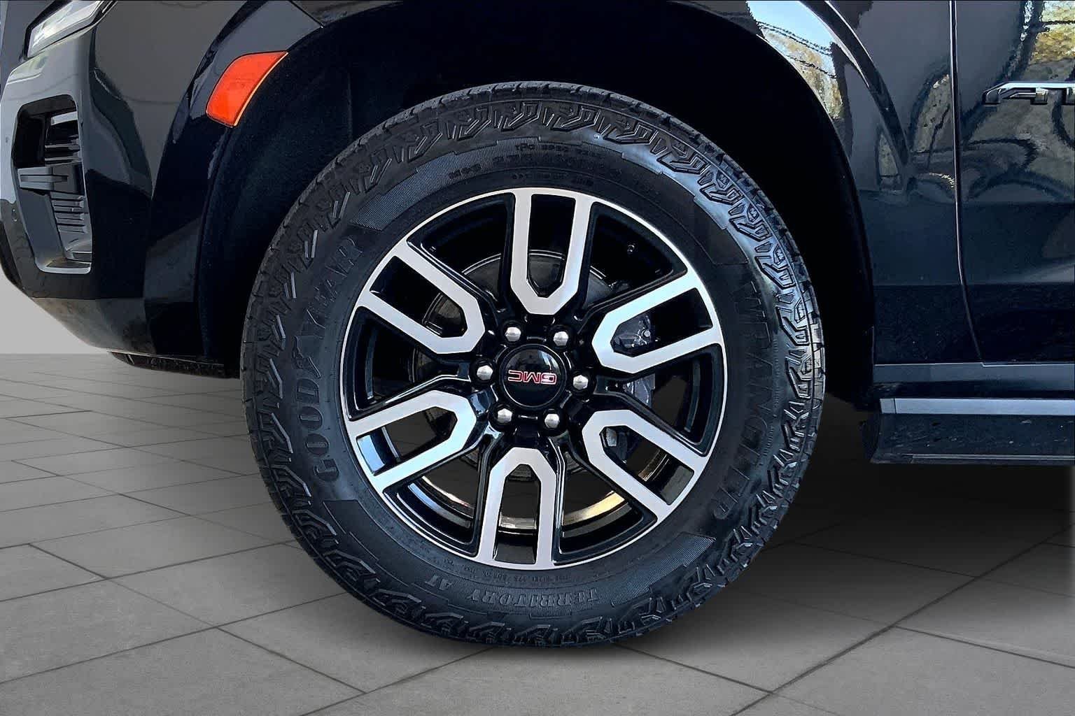 Used 2024 Onyx Black GMC AT4 image 11