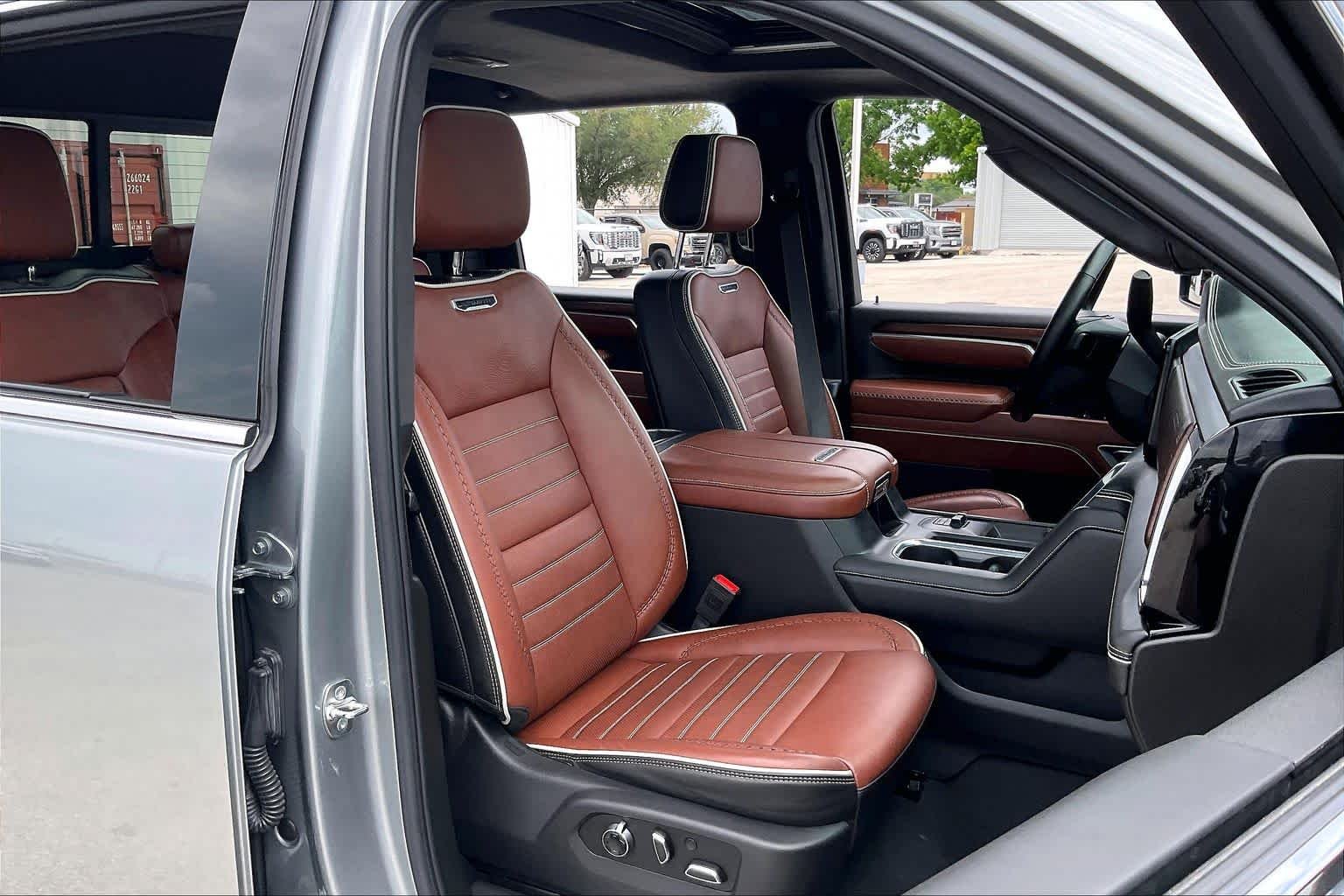 Used 2025 Sterling Metallic GMC Denali Ultimate image 9