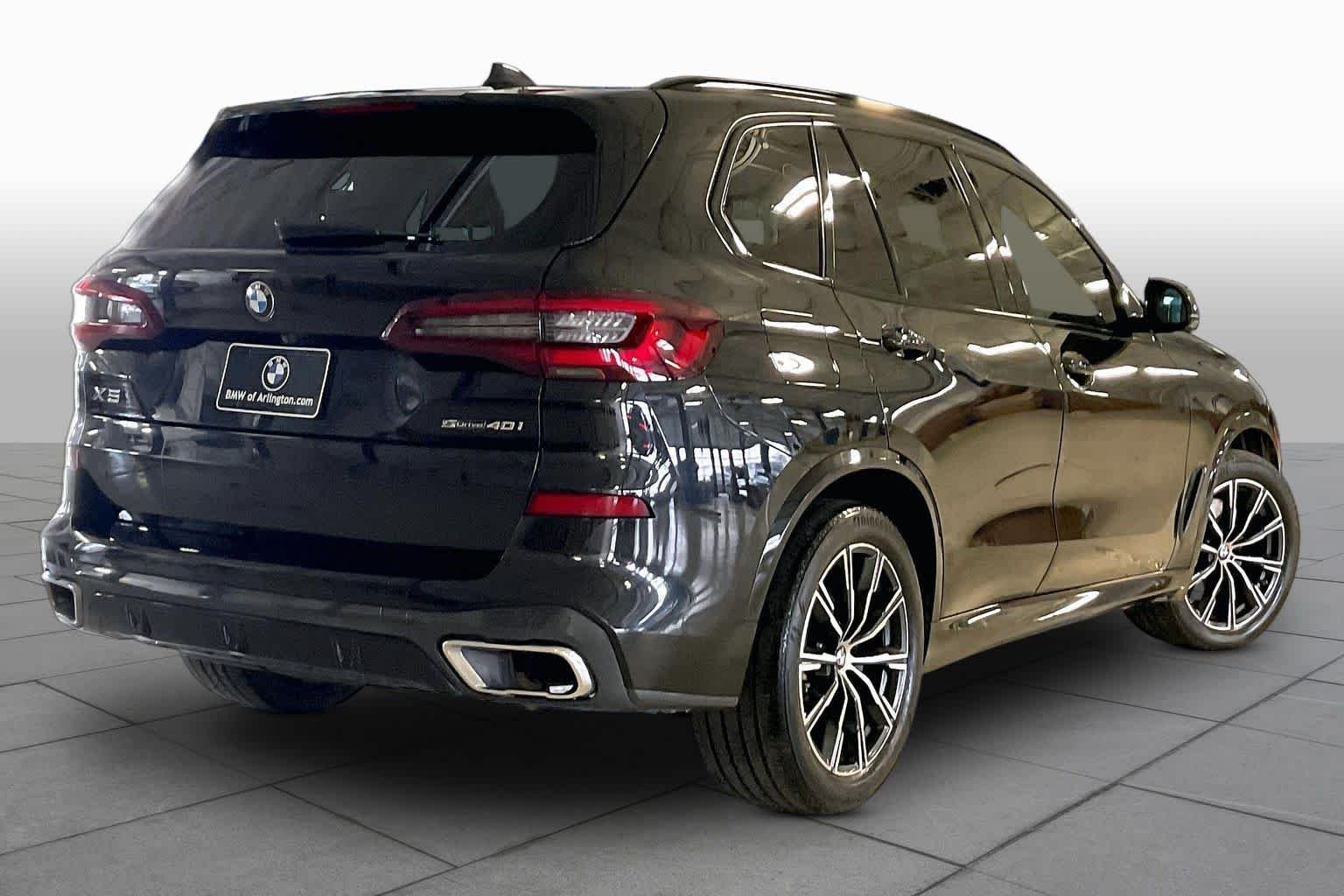 Used 2022 Black Sapphire Metallic BMW sDrive40i image 12
