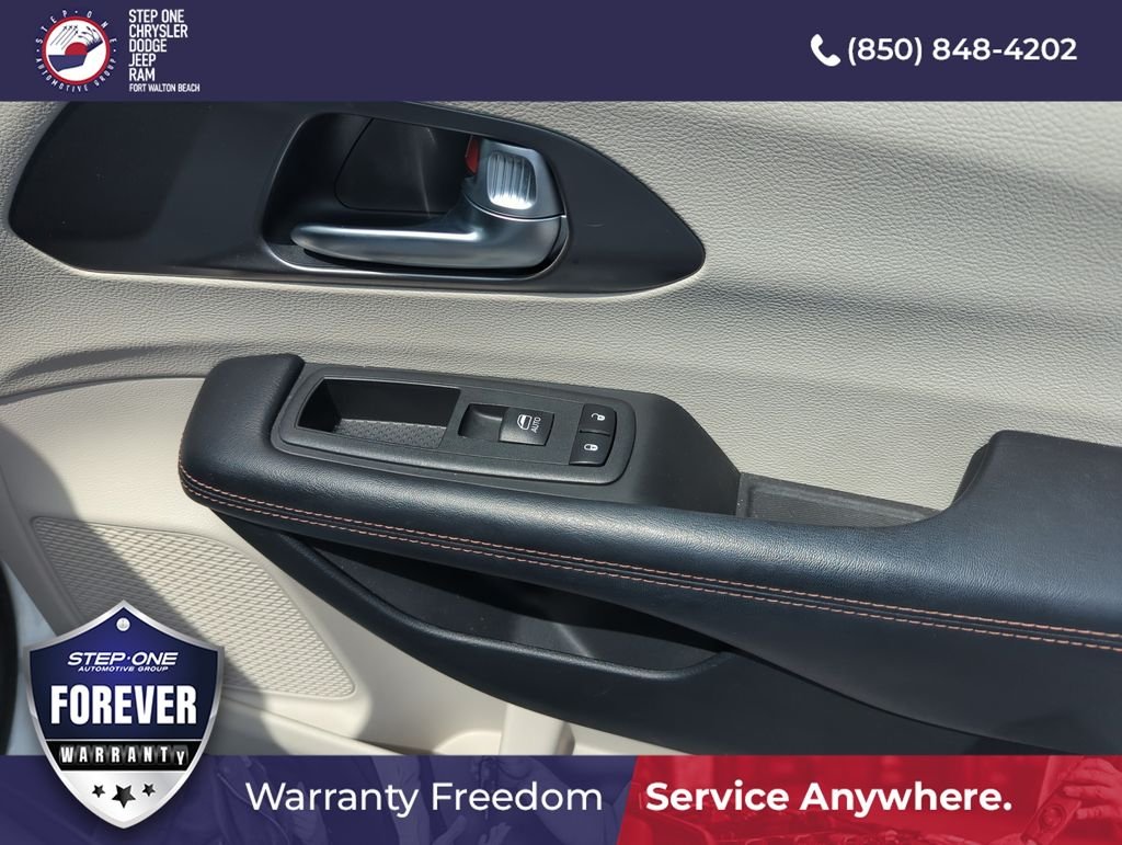 Used 2020 White Chrysler Touring L image 32