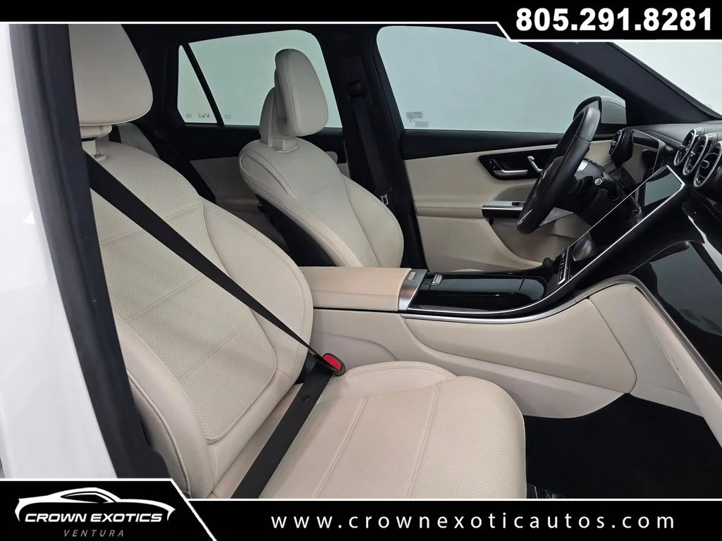 Used 2023  Mercedes-Benz GLC 300 image 11