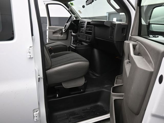 2024 GMC Savana Cargo Work Van - Photo 13