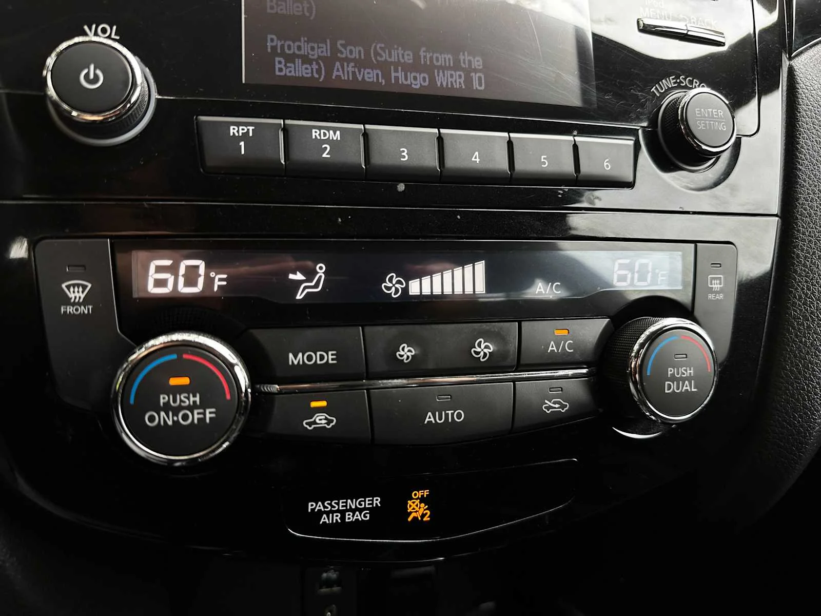 Used 2018  Nissan SV image 13