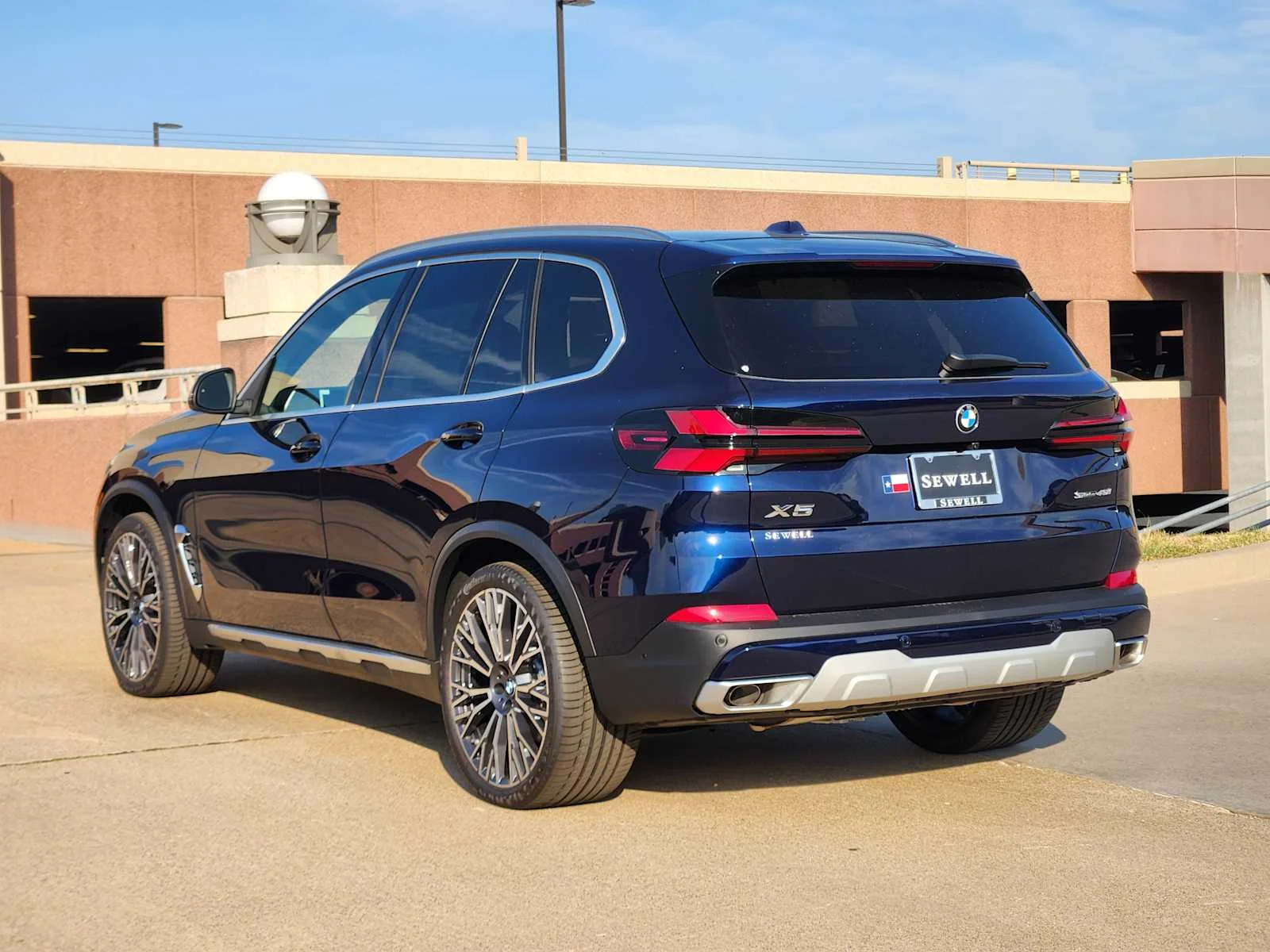 New 2026 Tanzanite Blue II Metallic BMW sDrive40i image 3