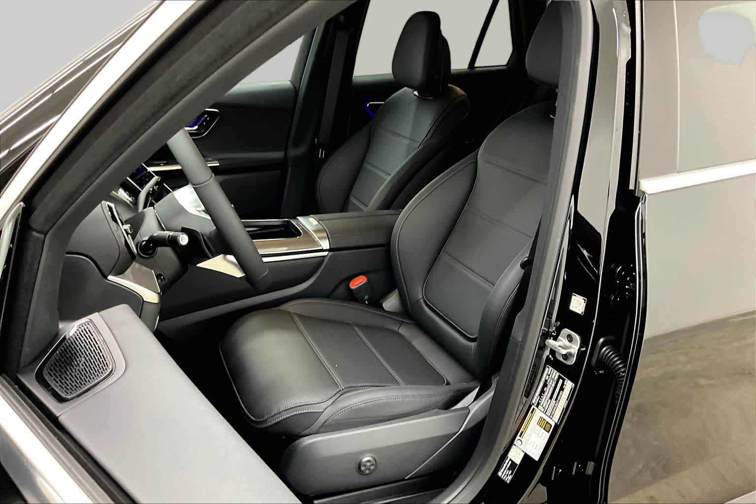 New 2026 Black Mercedes-Benz GLC 300 image 9