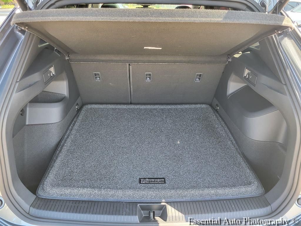 Used 2025 Platinum Gray Metallic Volkswagen 2.0T SE R-Line Black image 18