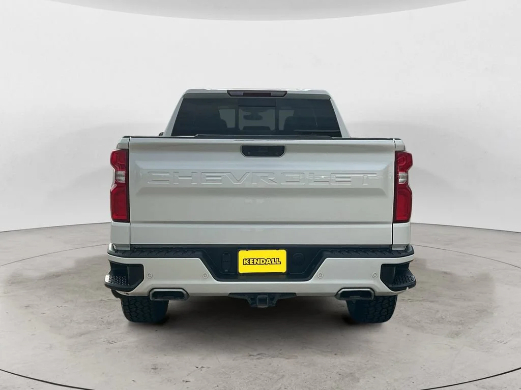 Used 2022 Iridescent Pearl Tricoat Chevrolet High Country image 6