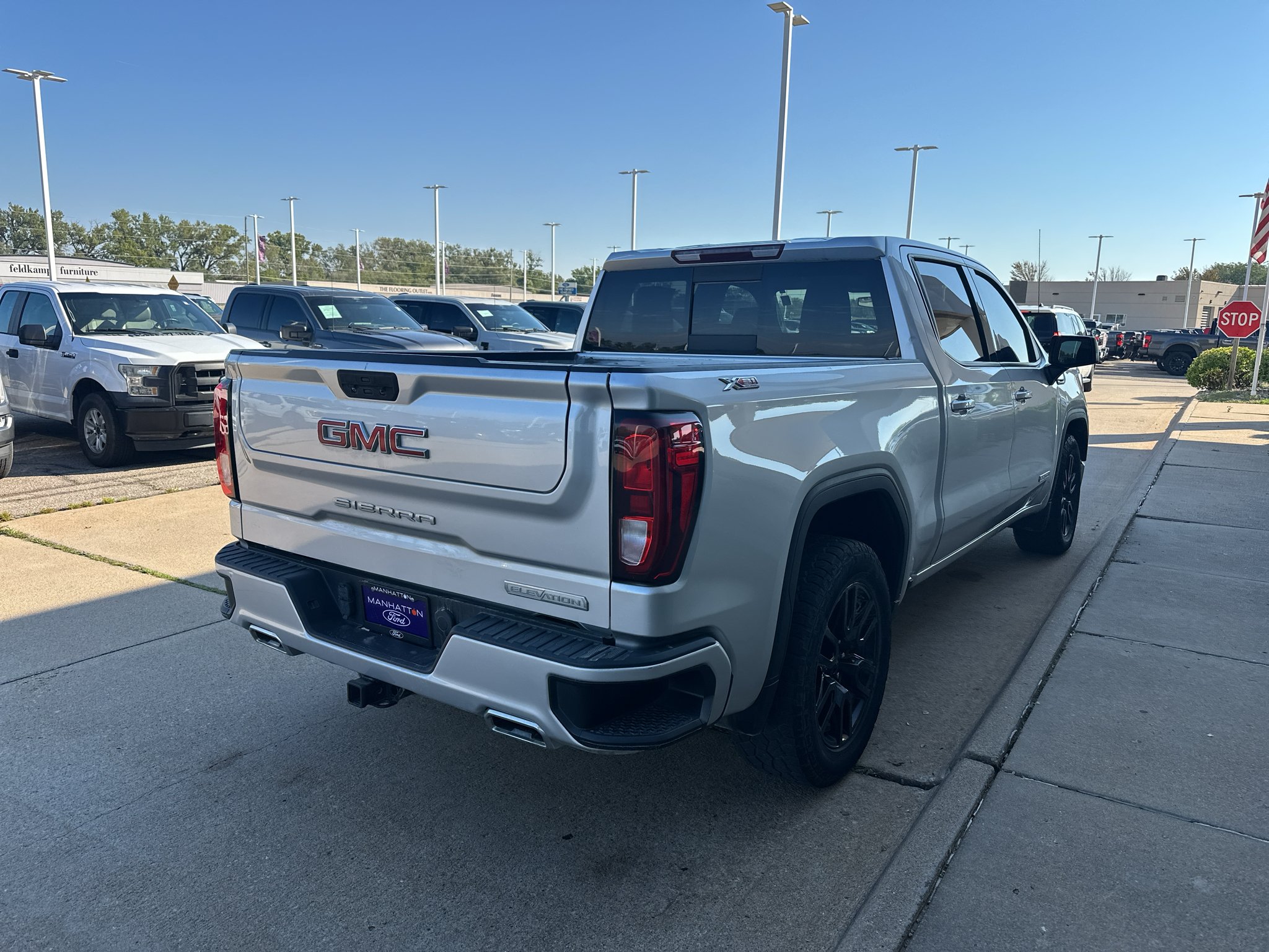 Used 2021 Quicksilver Metallic GMC Elevation image 11