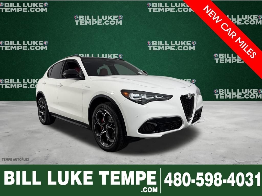 2025 Alfa Romeo Stelvio Stelvio AWD's photo