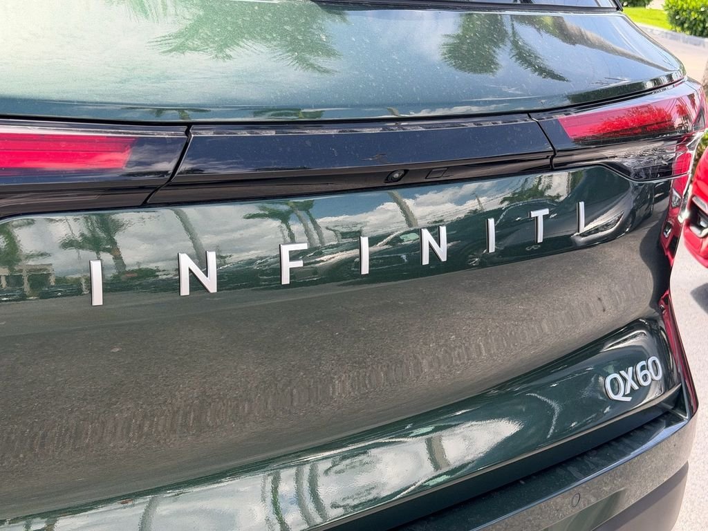 Used 2026 Green INFINITI LUXE image 10