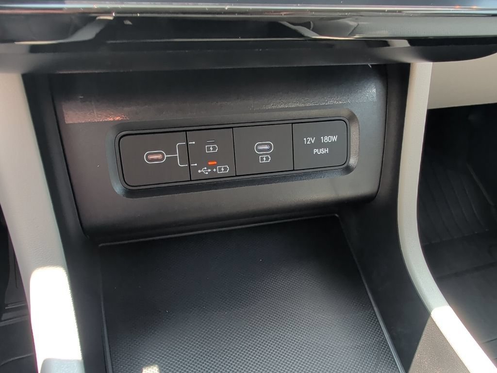 New 2026 Shimmering Silver Hyundai Limited image 28