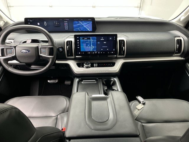 Used 2026 Star White Metallic Tri-Coat Ford Active image 4