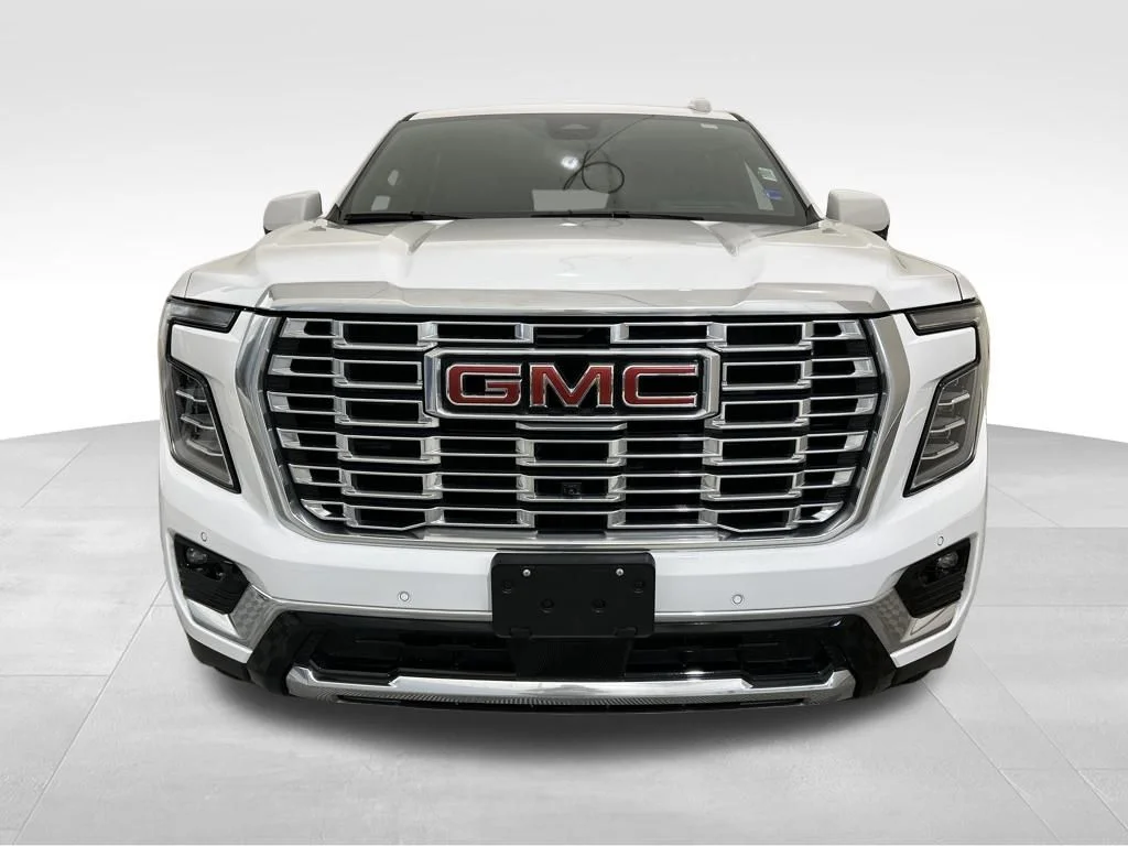 Used 2025 White GMC Denali image 9