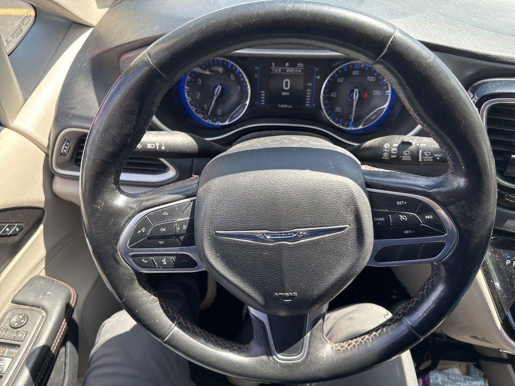 Used 2020 Crystal Metallic Chrysler Touring L image 9