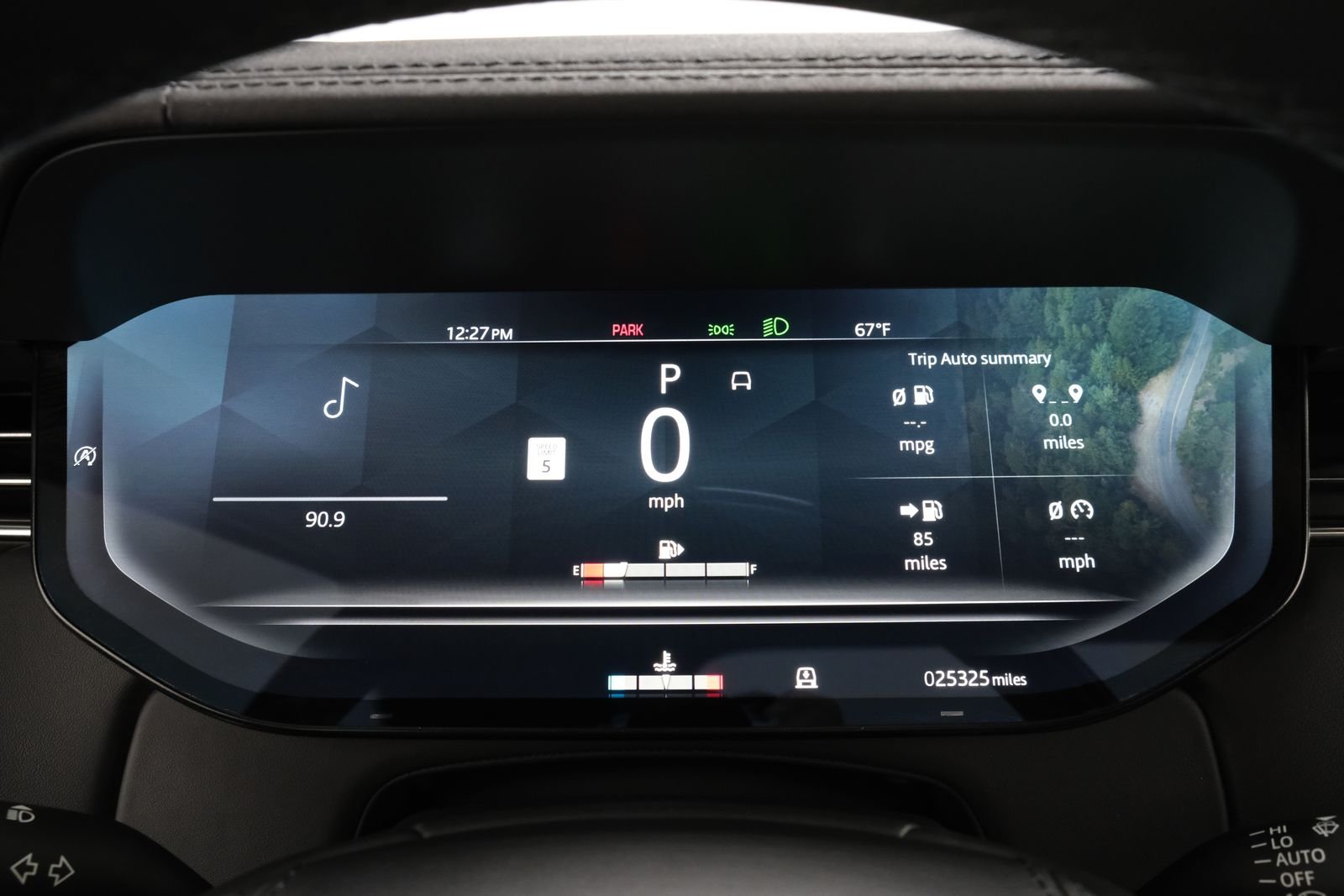 Used 2023 Silver Land Rover SE image 14