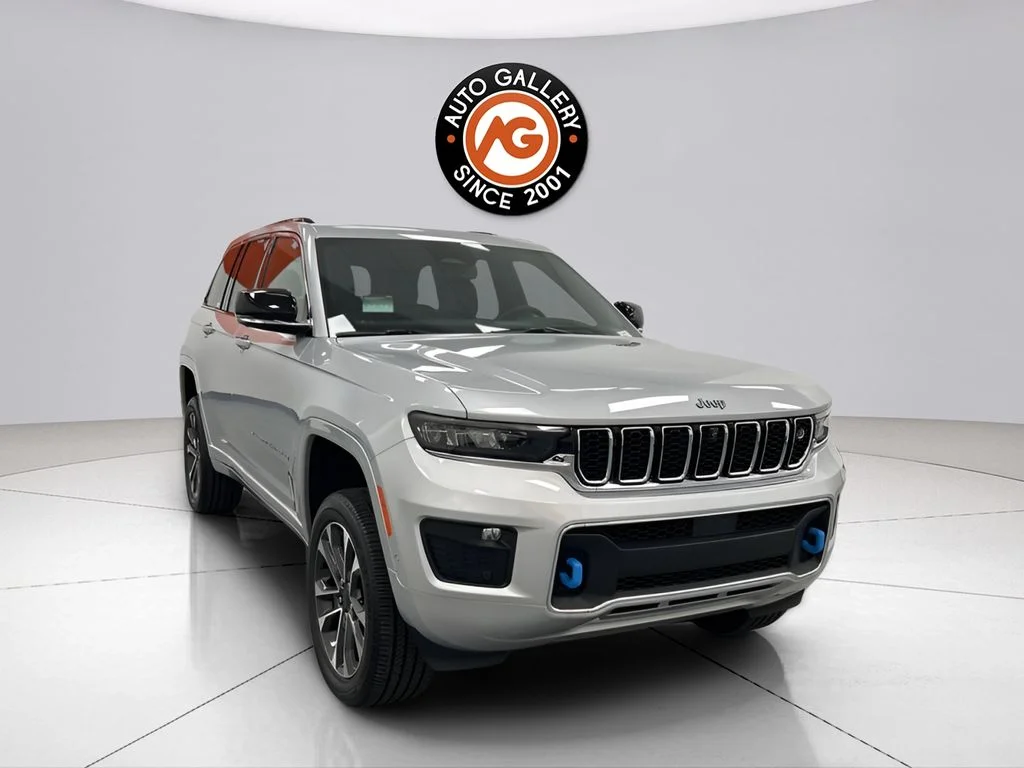 Used 2022 Silver Jeep Overland 4xe image 1