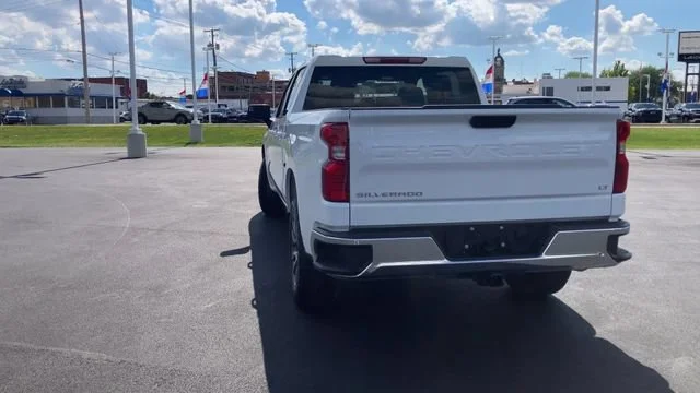 2023 Chevrolet Silverado 1500 LT - Photo 7