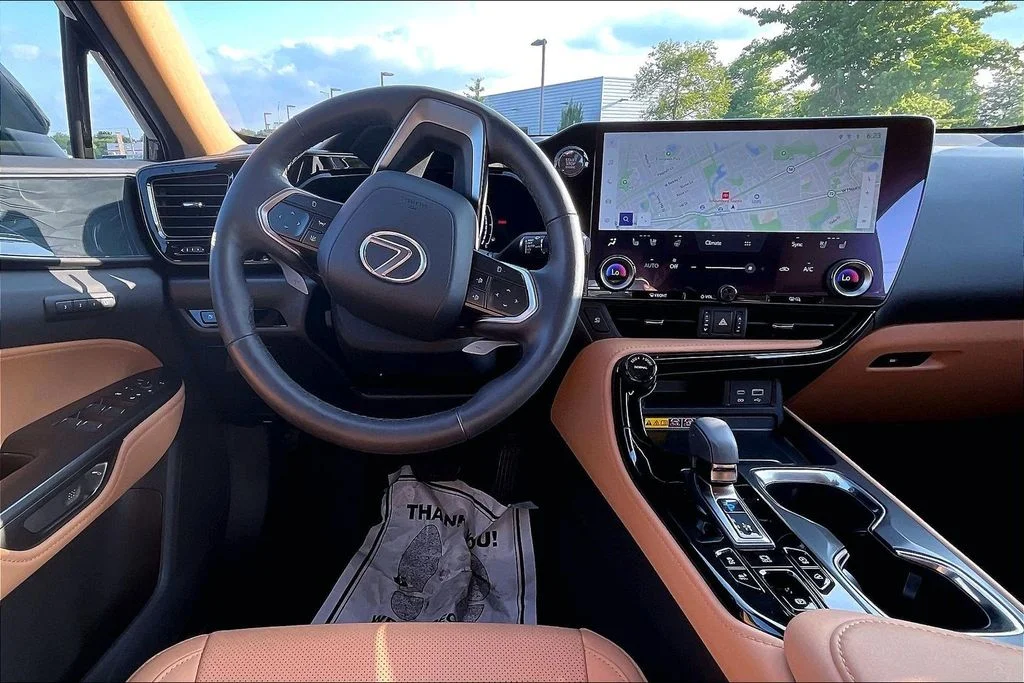 Used 2025 Black Lexus 350 Premium image 5