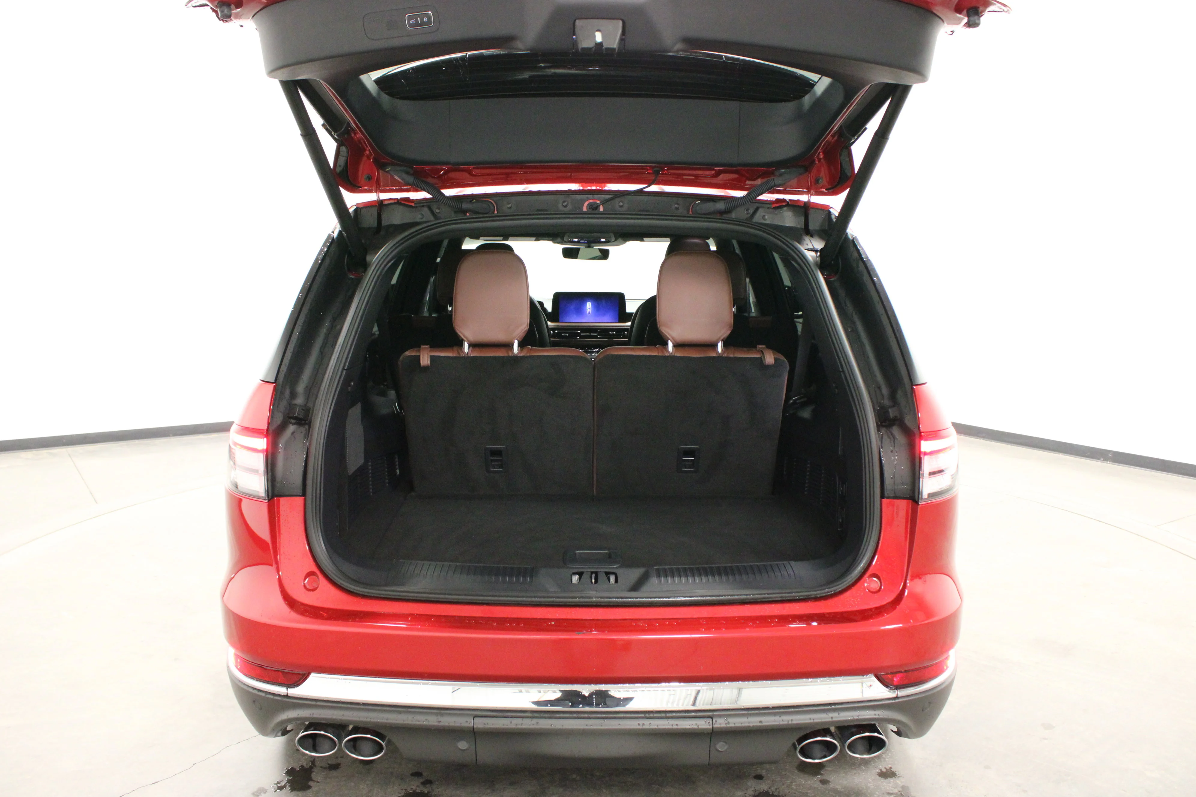 Used 2025 Red Carpet Tinted Clearcoat Lincoln Reserve image 13