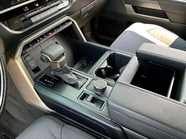 Used 2023  Toyota SR5 image 21