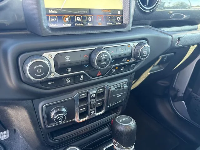 Used 2020 Silver Jeep Altitude image 26