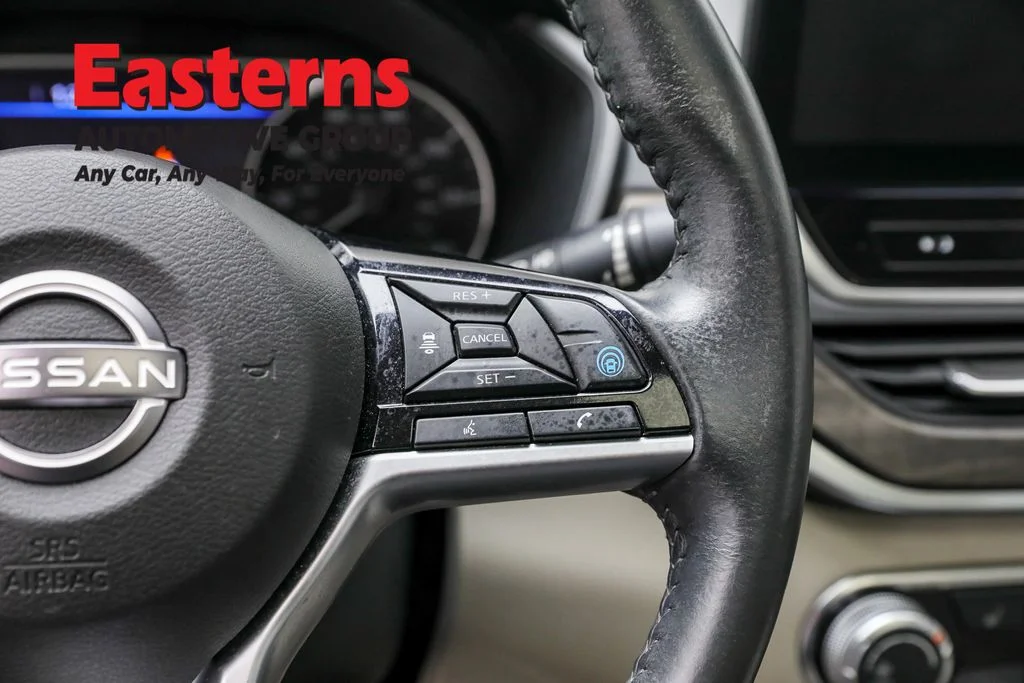 Used 2023 Red Nissan 2.5 SV image 16