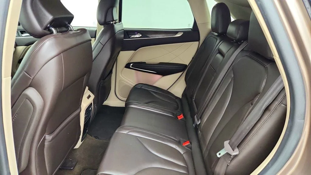 Used 2019 Iced Mocha Metallic Lincoln Reserve AWD w/ 2.3L Turbo, Technology Pkg & Climate Pkg image 22