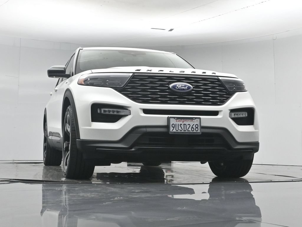 Certified Used 2024 White Ford ST-Line image 4