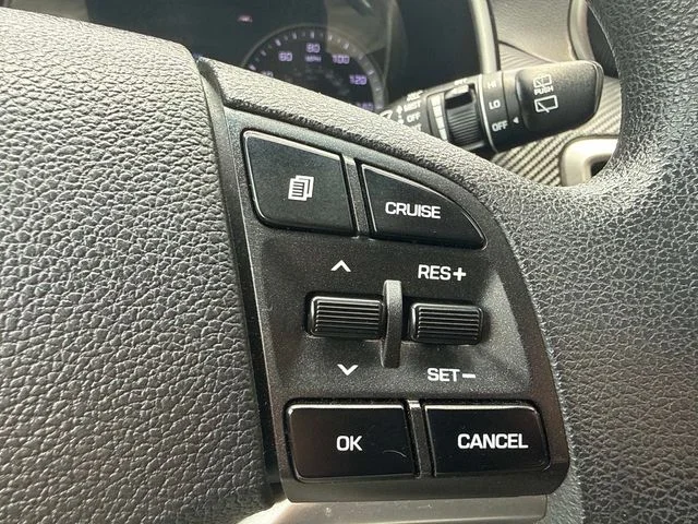 Used 2019 Blue Hyundai SE image 18