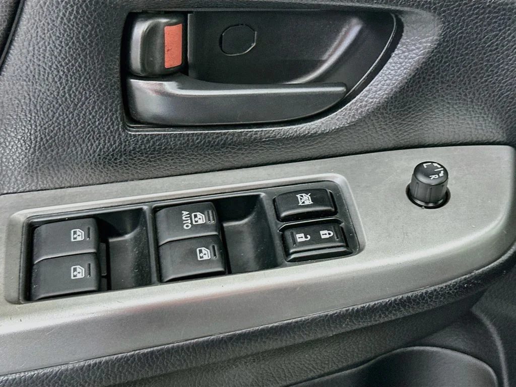 Used 2015 Dark Gray Metallic Subaru 2.0i image 18