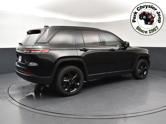 Used 2023 Black Jeep Altitude X image 6