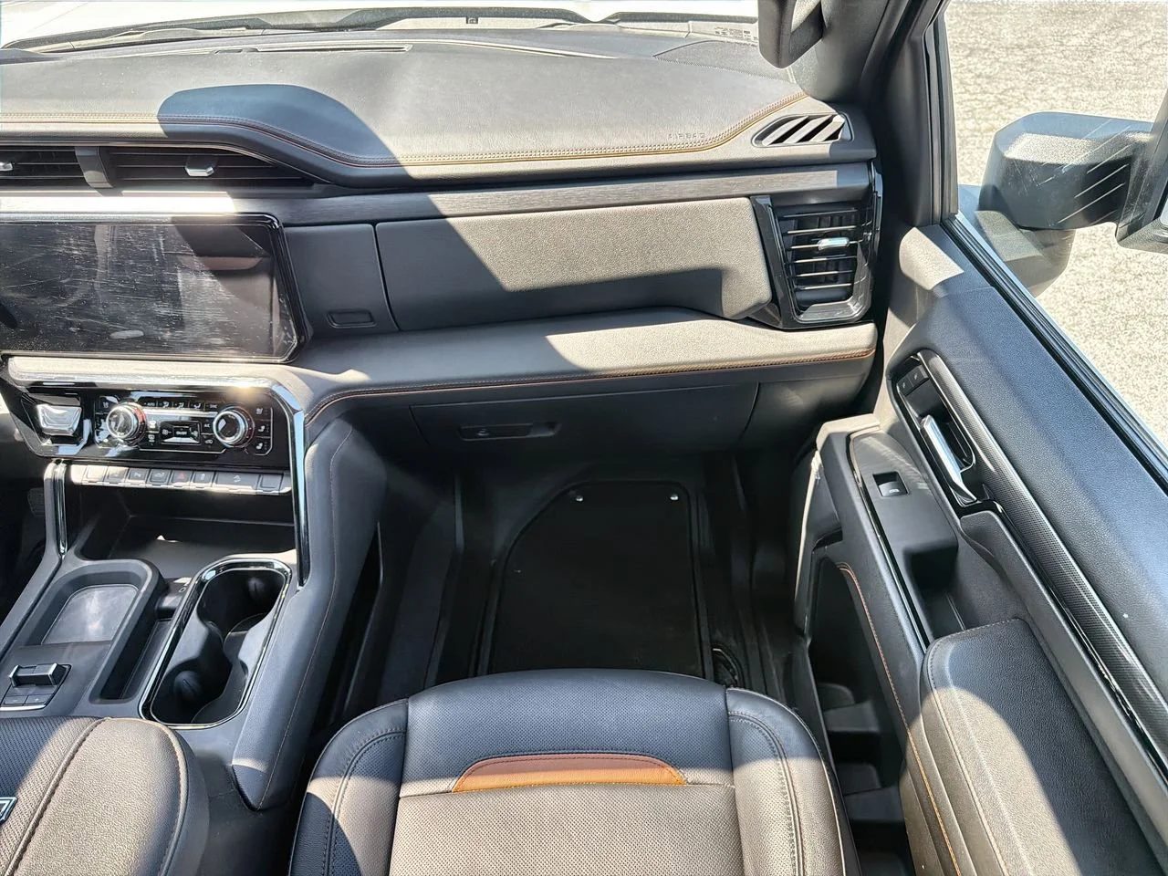 Used 2024 Summit White GMC AT4 image 24