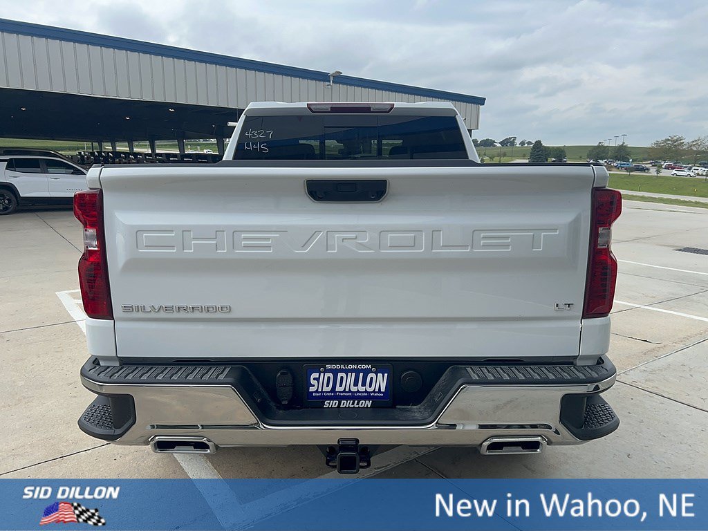 New 2026 Summit White Chevrolet LT image 4