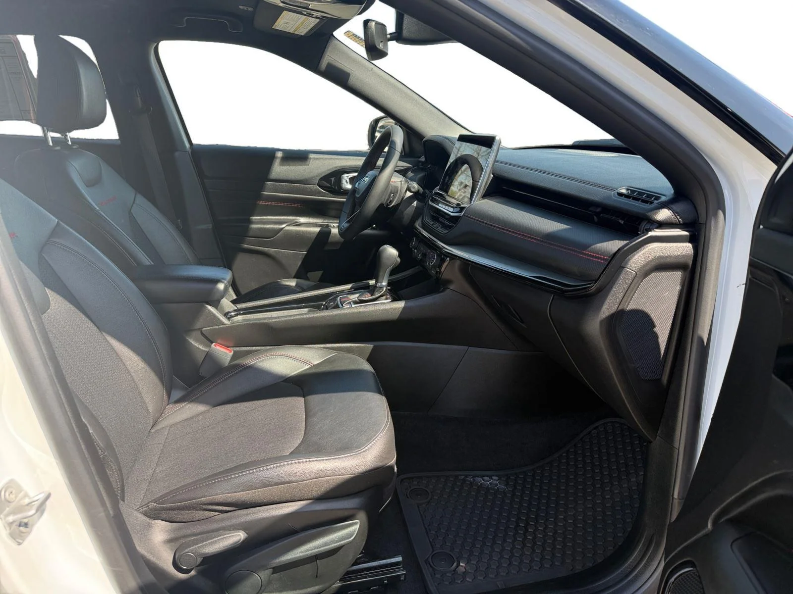 Used 2025 Bright White Clearcoat Jeep Trailhawk image 26
