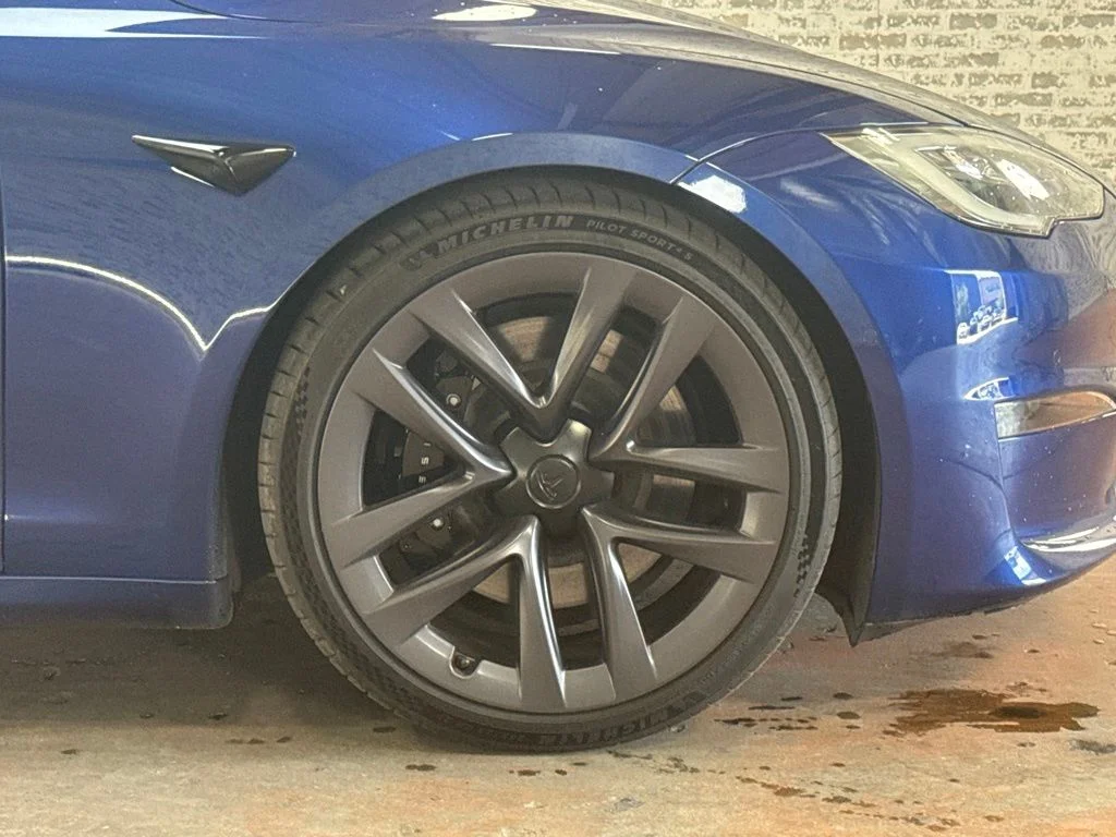Used 2021 Deep Blue Metallic Tesla Plaid image 9