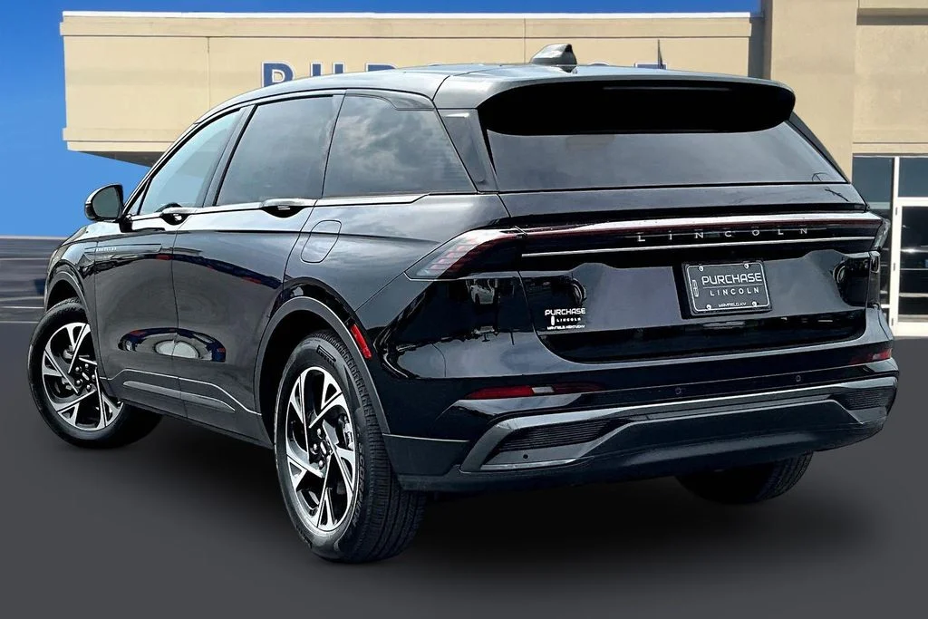 New 2026 Infinite Black Metallic Clearcoat Lincoln Premiere image 3