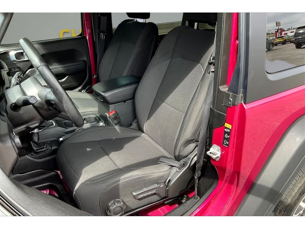 Used 2022 Pink Jeep Sport S image 17
