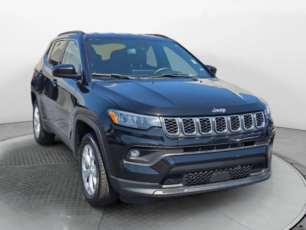 Used 2024 Diamond Black Crystal Pearlcoat Jeep Latitude image 1