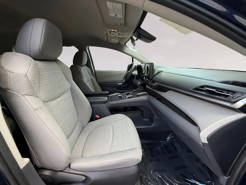 Used 2022  Toyota LE image 17