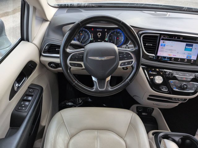 Used 2021 Silver Chrysler Touring L image 15