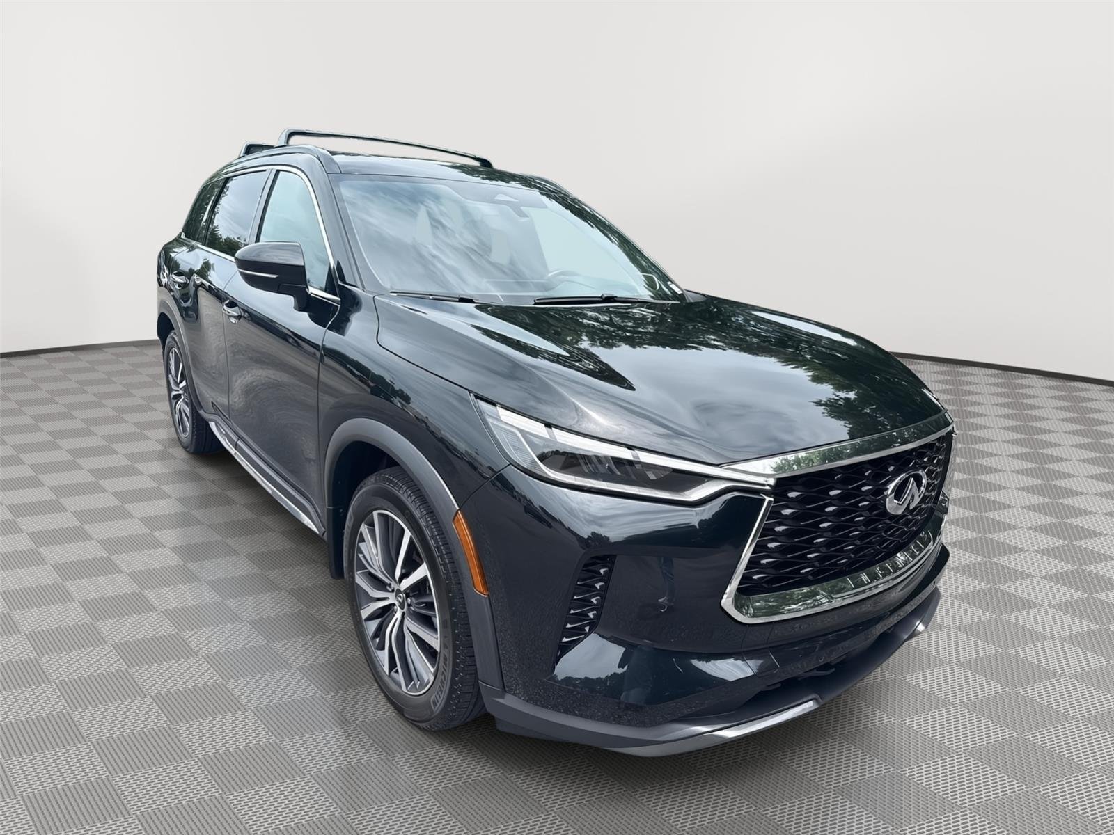 Used 2023 Mineral Black INFINITI AUTOGRAPH image 4