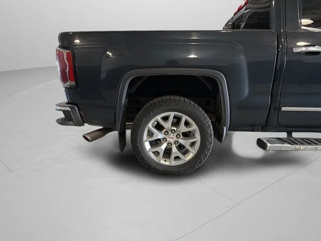 Used 2018 Gray GMC SLT image 32
