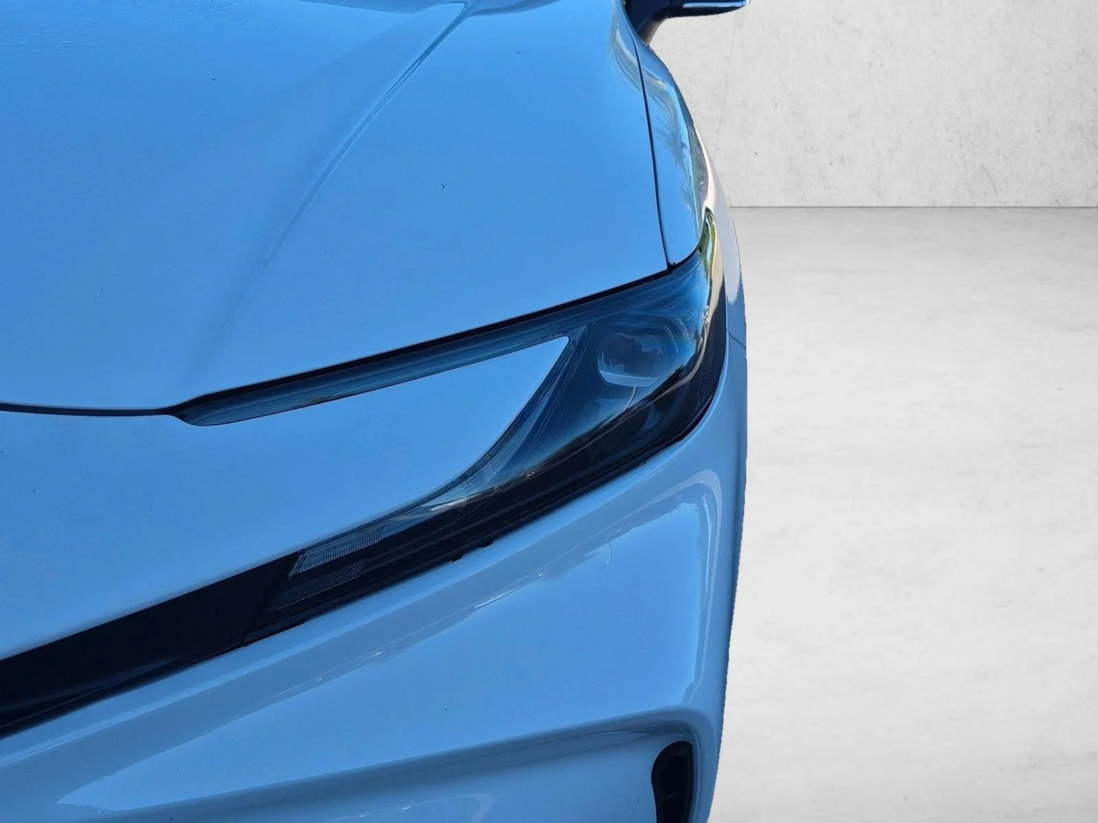 Used 2025 Ice Cap Toyota LE image 7