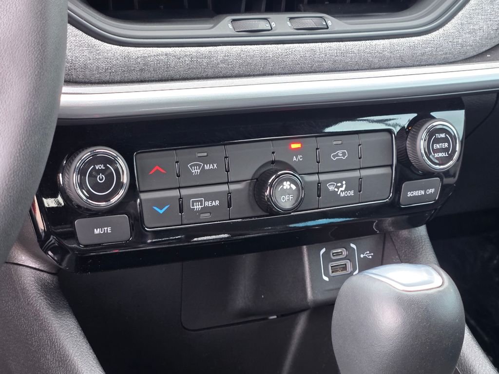 2025 Jeep Compass Latitude - Photo 34